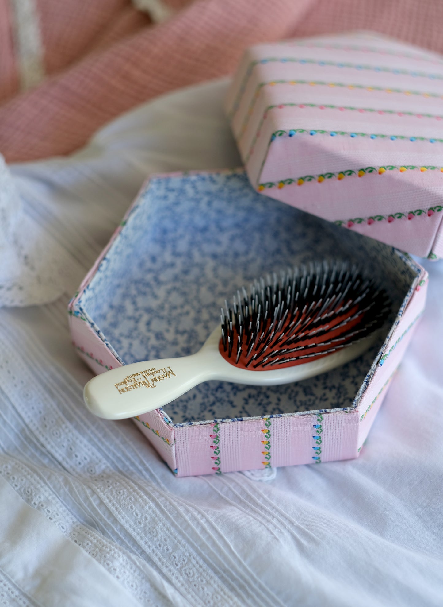 Mason Pearson Pocket Hair Brush | White