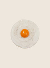 Load image into Gallery viewer, Cereria Introna Fried Egg Candle

